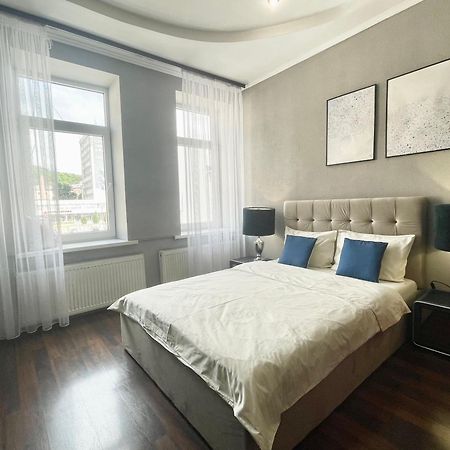 Appartement Куліша 41, Помешкання В Центрі Біля Тц Форум à Lviv Extérieur photo
